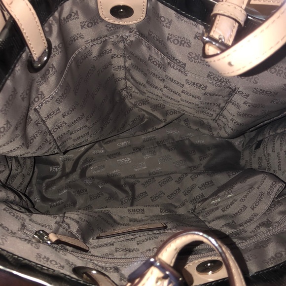 Micheal Kors - Picture 2 of 2